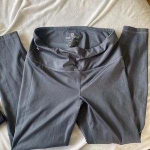 Like new leggings 7/8 metallic silver/gray